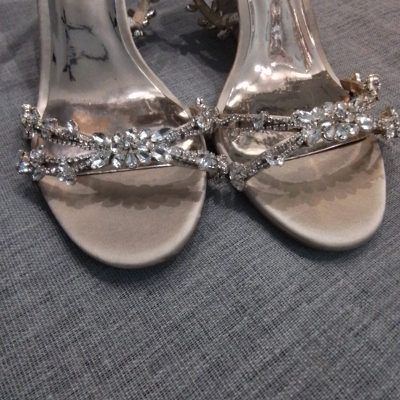 Badgley Mischka Jeweled Wedding/Evening Shoes - Picture 2 of 6